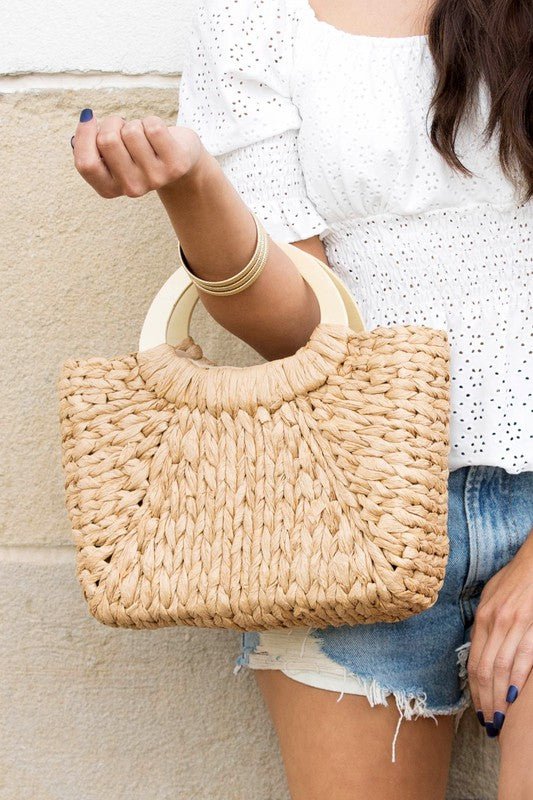 Beach Weave Handbag With Wood Handles #Firefly Lane Boutique1