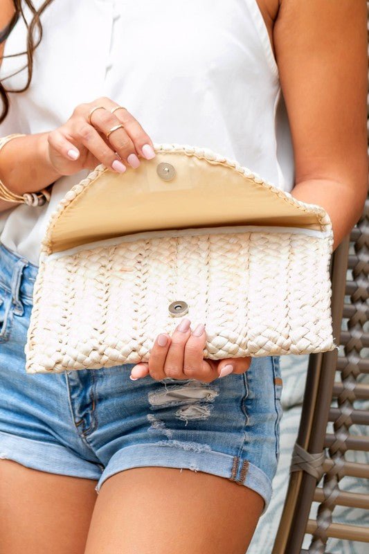Just The Necessities Straw Clutch Handbags #Firefly Lane Boutique1