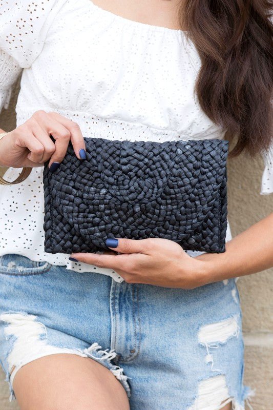 Just The Necessities Straw Clutch Handbags #Firefly Lane Boutique1